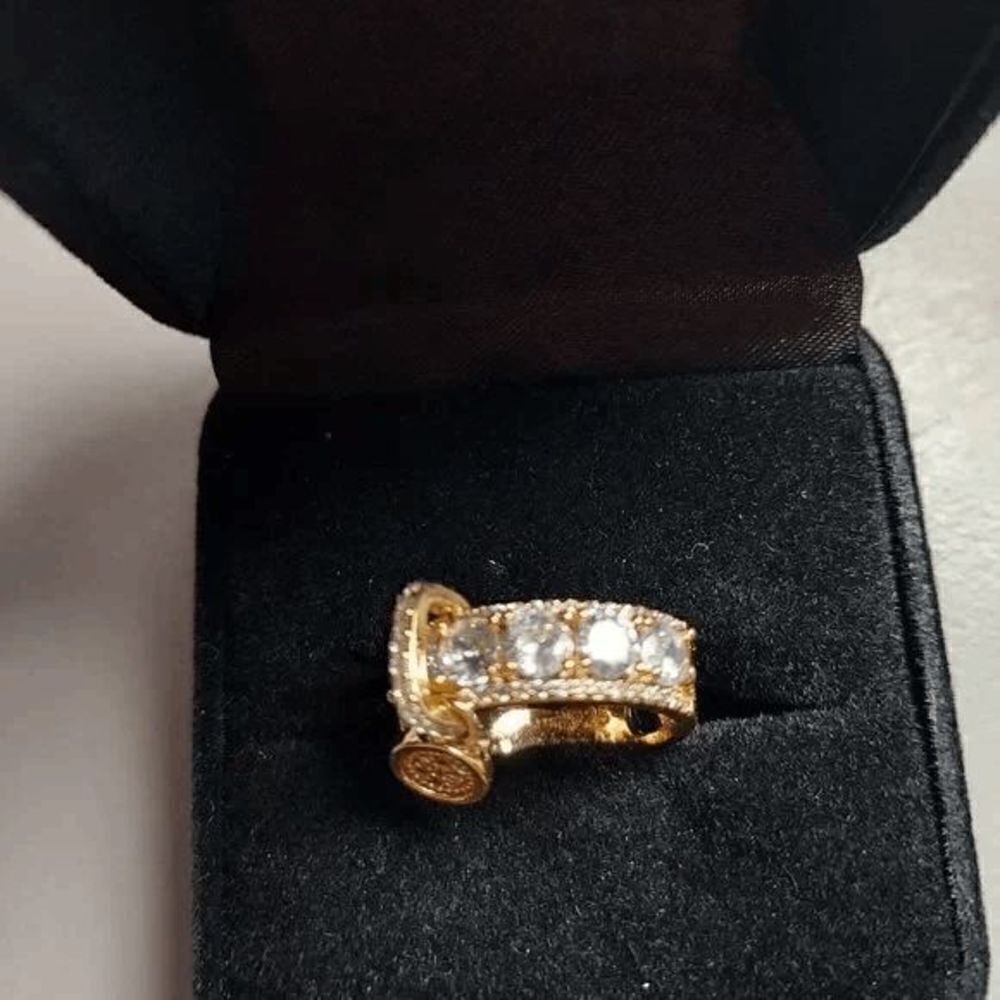 GOLD DIAMOND RING BAND WITH HANGING CHARM - Picture 6 of 10